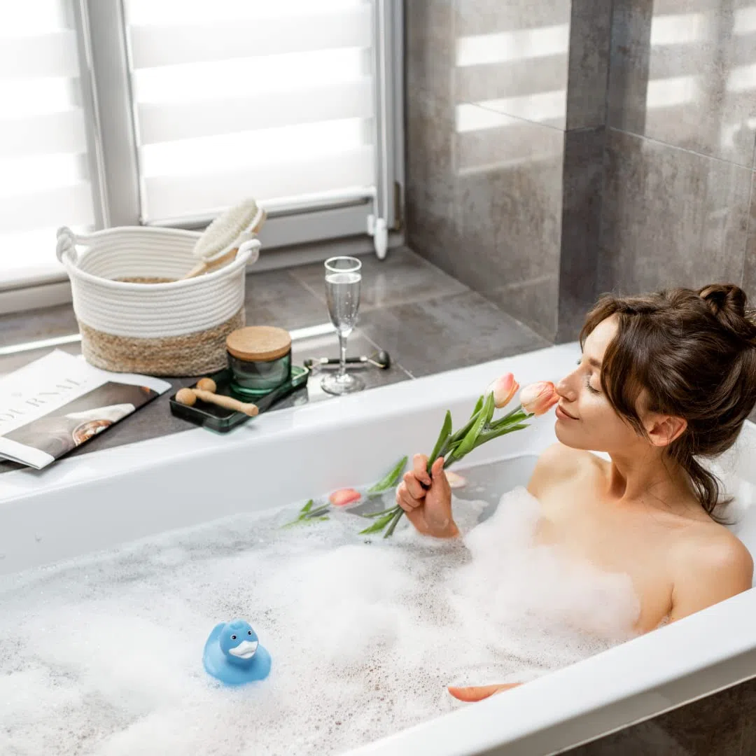 AMAS Sali da bagno RILASSANTI ai FIORI DI IBISCO - Sale Marino Italiano - 100% Naturali, Vegan e Plastic Free -Fatti a mano in Italia- 350g (10 utilizzi) Aromaterapia idea regalo