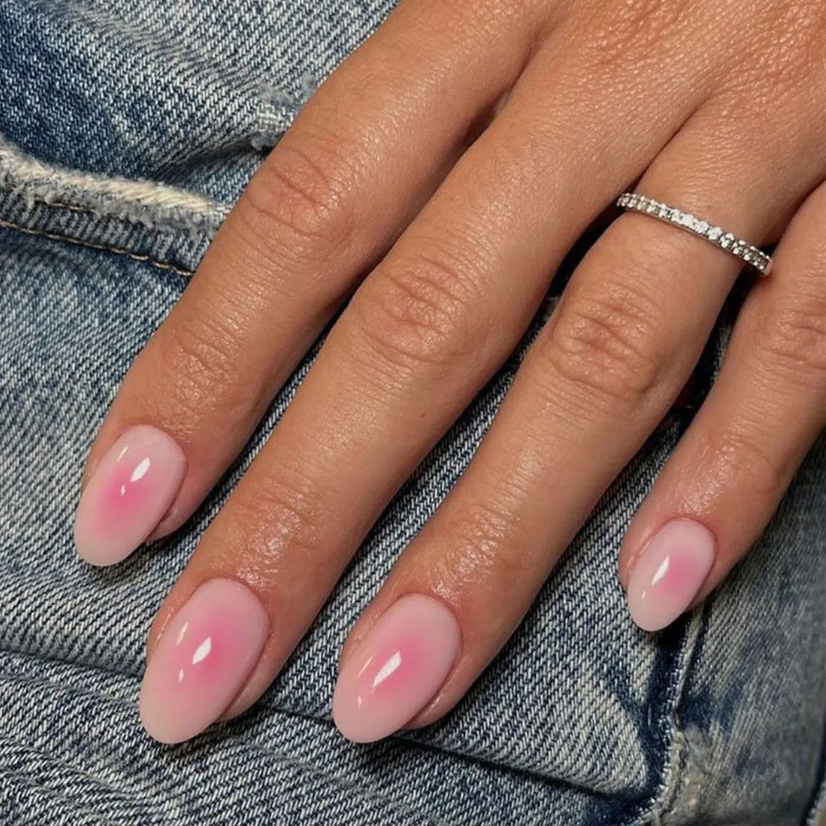 LunarCharm 24 pezzi unghie press-on rosa effetto ombré blush, corte a mandorla lucide in acrilico, unghie adesive a copertura completa per donna fai da te