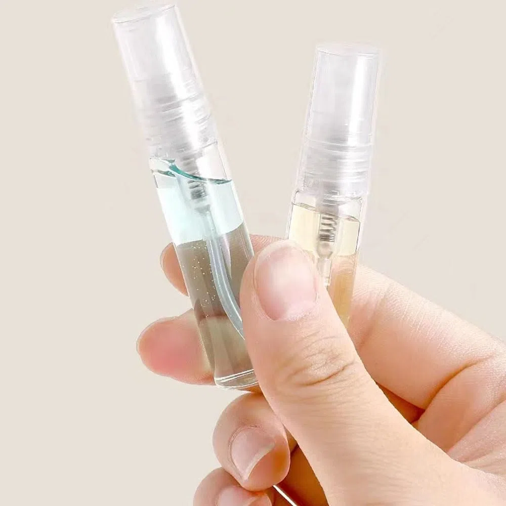 30 Pezzi Mini Flacone Spray, 3ml bottiglia campione,Riutilizzabile tomizzatore bottiglia di Profumo in Vetro (con etichetta adesiva)