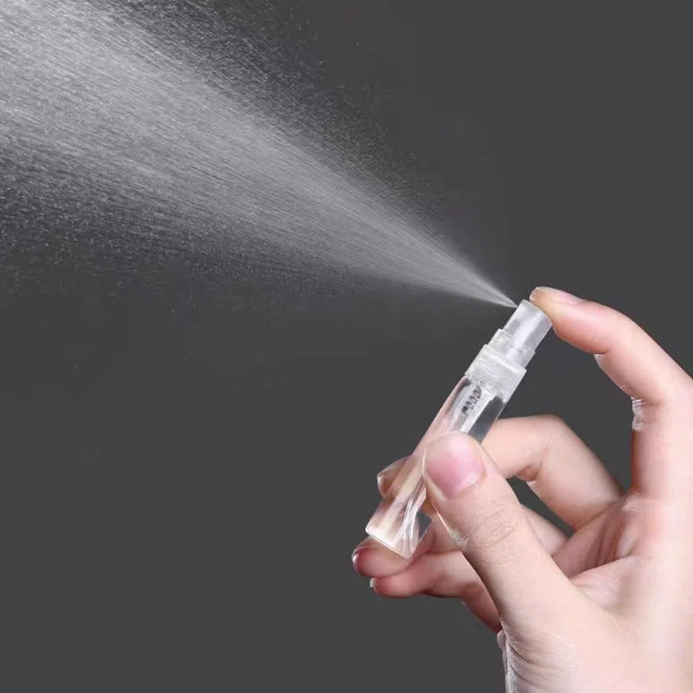 30 Pezzi Mini Flacone Spray, 3ml bottiglia campione,Riutilizzabile tomizzatore bottiglia di Profumo in Vetro (con etichetta adesiva)
