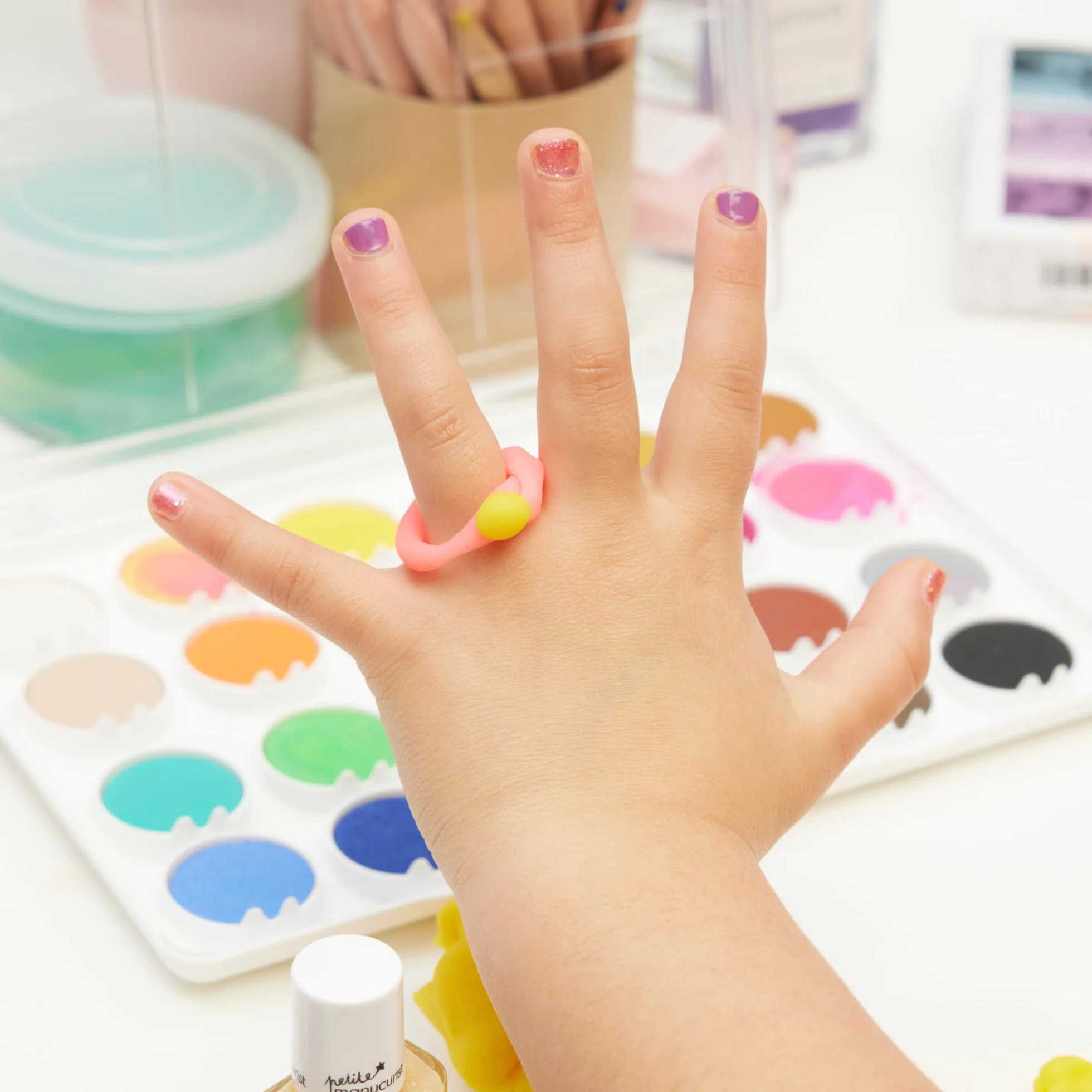 Manucurist Barbapapà Kit di Smalti per Unghie a base d'acqua per bambini dai 3 anni - 3 smalti atossici in rosa, giallo, verde - Regali Bambini - Regalo Bambina 3 anni