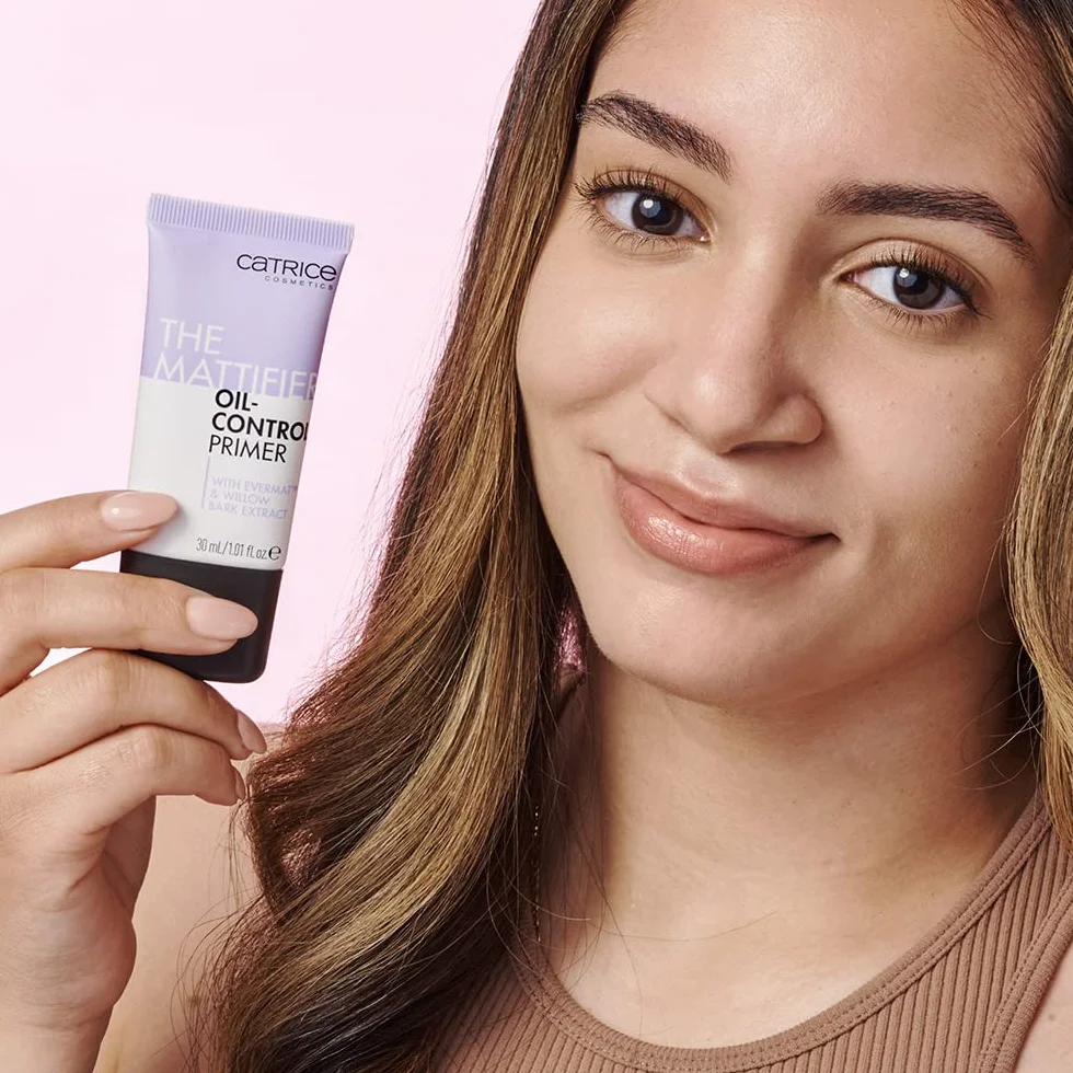Catrice Oil-Control Primer Viso, lunga durata, curativo, rifinitura dei pori, opaca (30ml)